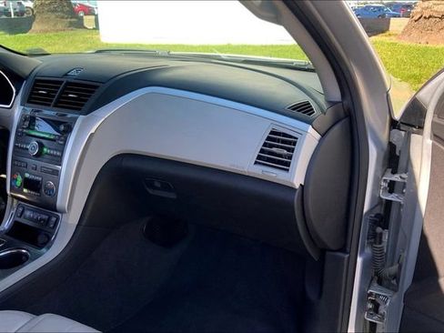 Used 2012 Chevrolet Traverse LTZ FWD image 16
