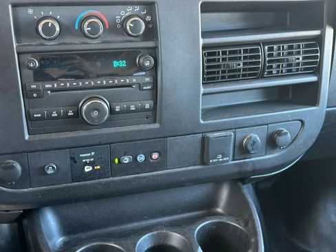 Used 2019 Chevrolet Express 2500 LS w/ Driver Convenience Package RWD image 17