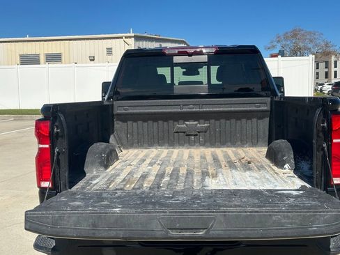 Used 2024 Chevrolet Silverado 2500 LT w/ Midnight Edition image 12
