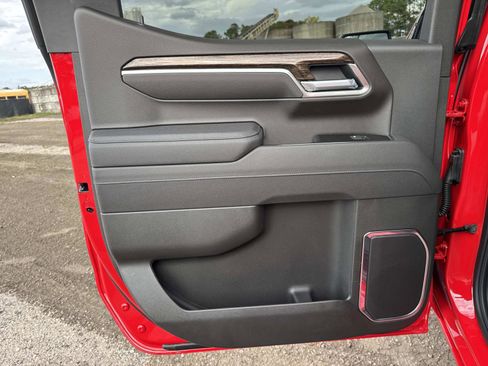 New 2026 GMC Sierra 1500 SLE image 14