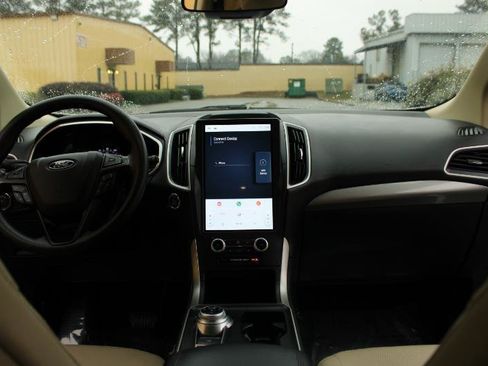 Used 2021 Ford Edge SE FWD image 14