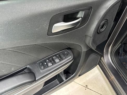 Used 2020 Dodge Charger SXT RWD image 9