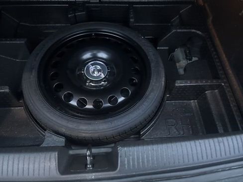 Used 2018 Chevrolet Cruze LT w/ Convenience Package image 6