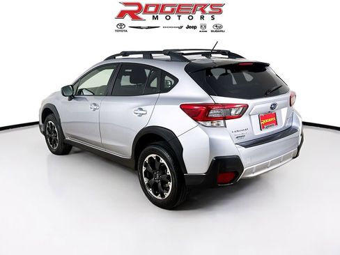 Certified 2022 Subaru Crosstrek 2.0i image 6