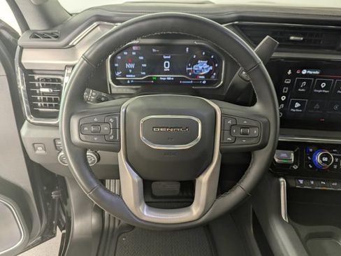 Used 2025 GMC Sierra 2500 Denali w/ Technology Package AWD/4WD image 18