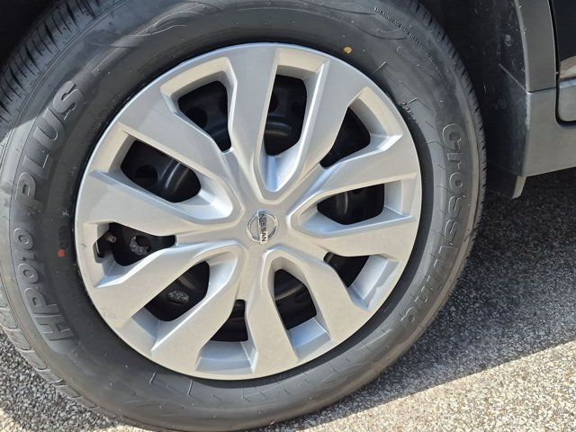Used 2018 Nissan Rogue S AWD/4WD image 8
