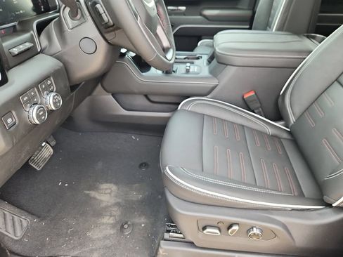 New 2026 GMC Sierra 1500 AT4X w/ LPO, Black Badging Package AWD/4WD image 8