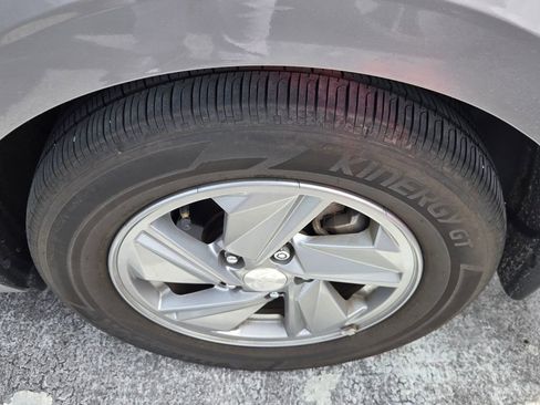 Used 2024 Hyundai Elantra SE image 6