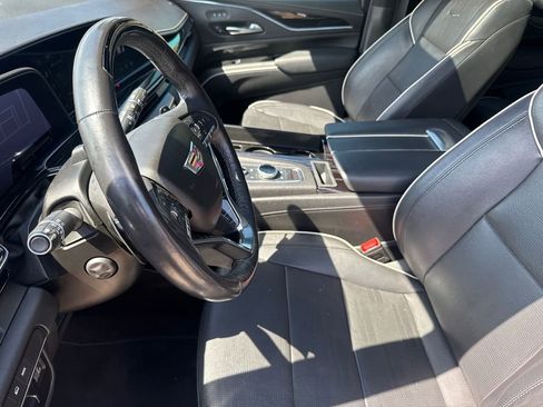 Used 2023 Cadillac Escalade Sport AWD/4WD image 18