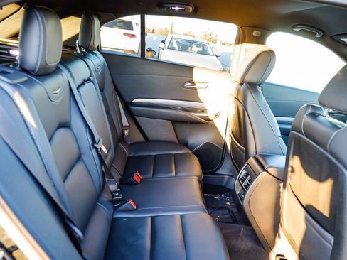 Used 2024 Cadillac XT4 Premium Luxury image 19
