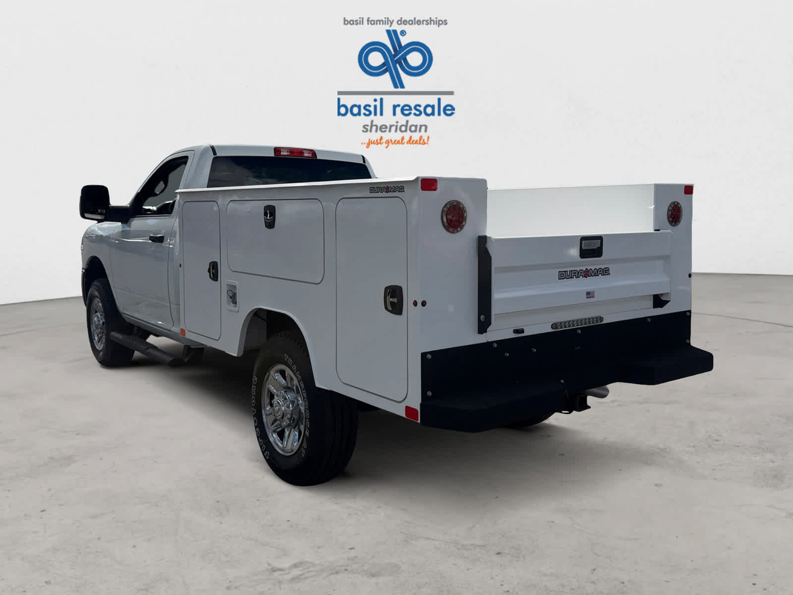 Used 2024 RAM 2500 Tradesman w/ Chrome Appearance Group AWD/4WD image 4