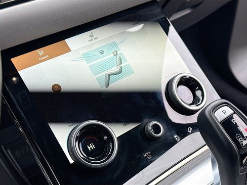 Used 2021 Land Rover Range Rover Evoque R-Dynamic SE image 12