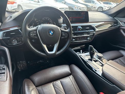 Used 2018 BMW 540i image 22