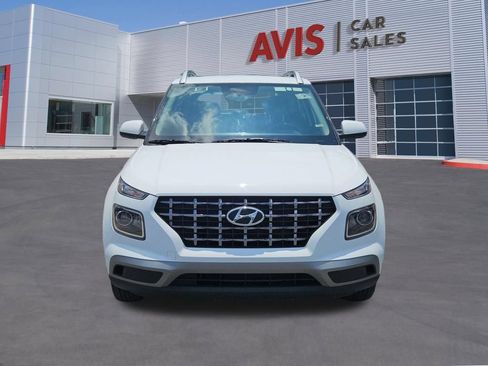 Used 2025 Hyundai Venue SEL FWD image 10