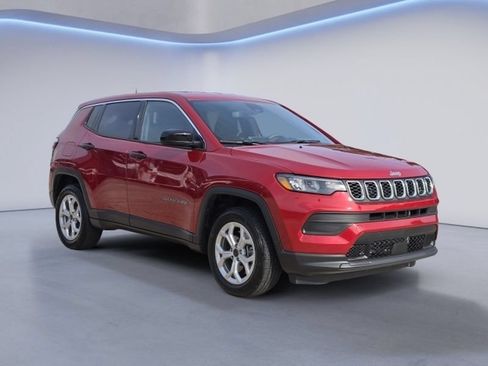 Used 2025 Jeep Compass Sport AWD/4WD image 2