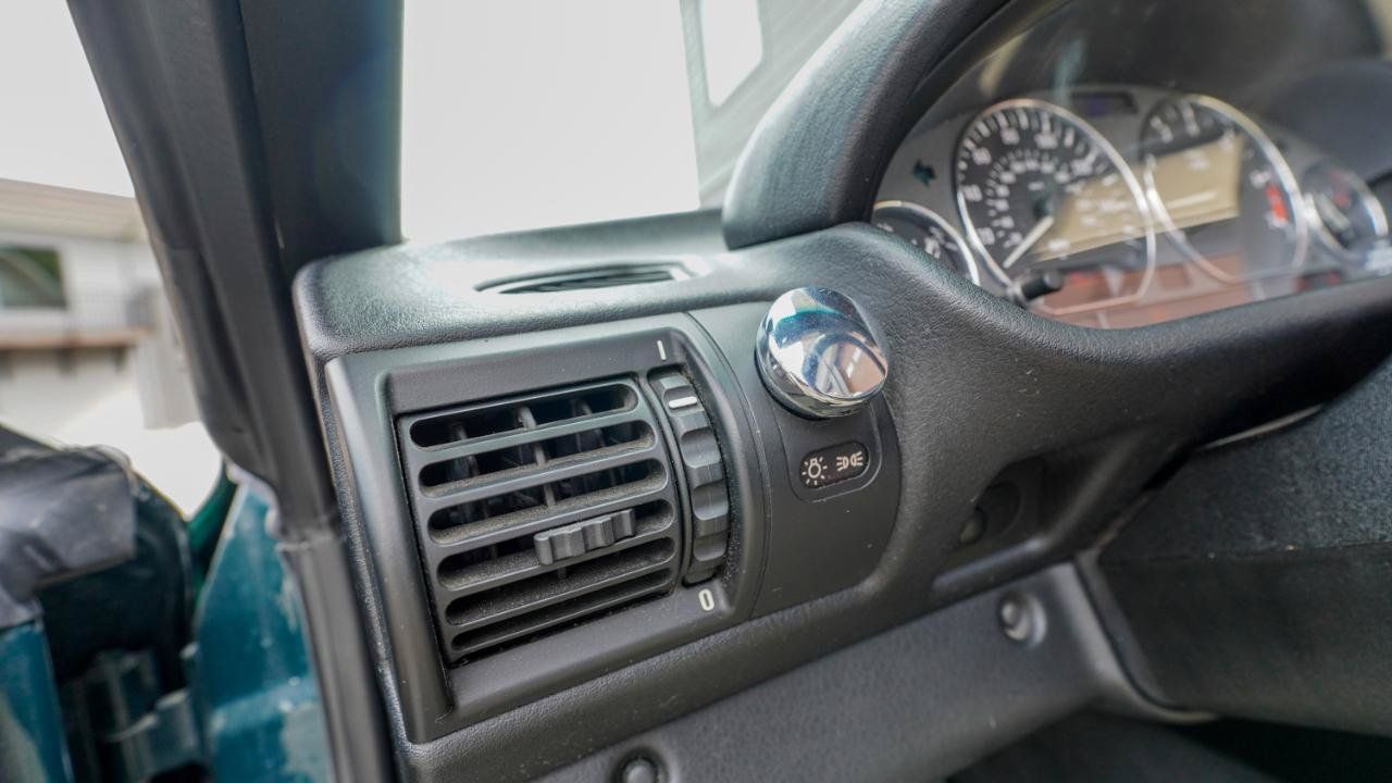 Used 1999 BMW Z3 2.8 RWD image 32