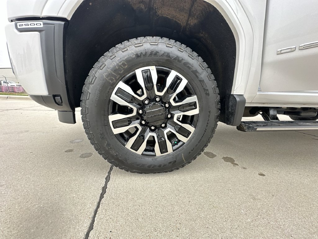 Certified 2024 GMC Sierra 2500 Denali Ultimate AWD/4WD image 34