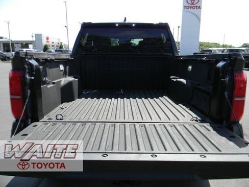 Used 2024 Toyota Tacoma TRD Sport AWD/4WD image 4