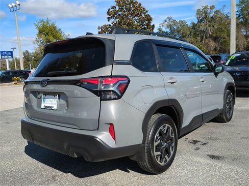 Used 2025 Subaru Forester Premium w/ Convenience Package #2 image 4