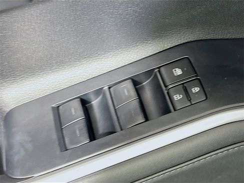 Certified 2024 Toyota Highlander XLE image 17