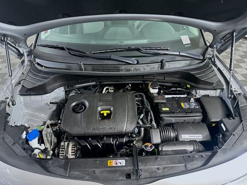 Used 2025 Kia Soul LX w/ LX Technology Package FWD image 32