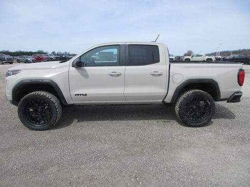 New 2026 GMC Canyon AT4 AWD/4WD image 8