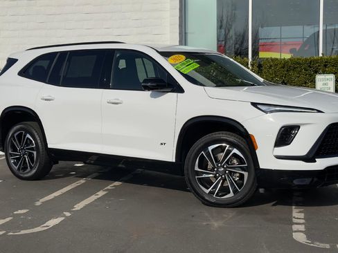 Used 2025 Buick Enclave Sport Touring image 2