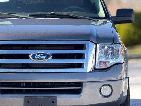 Used 2013 Ford Expedition XLT image 12