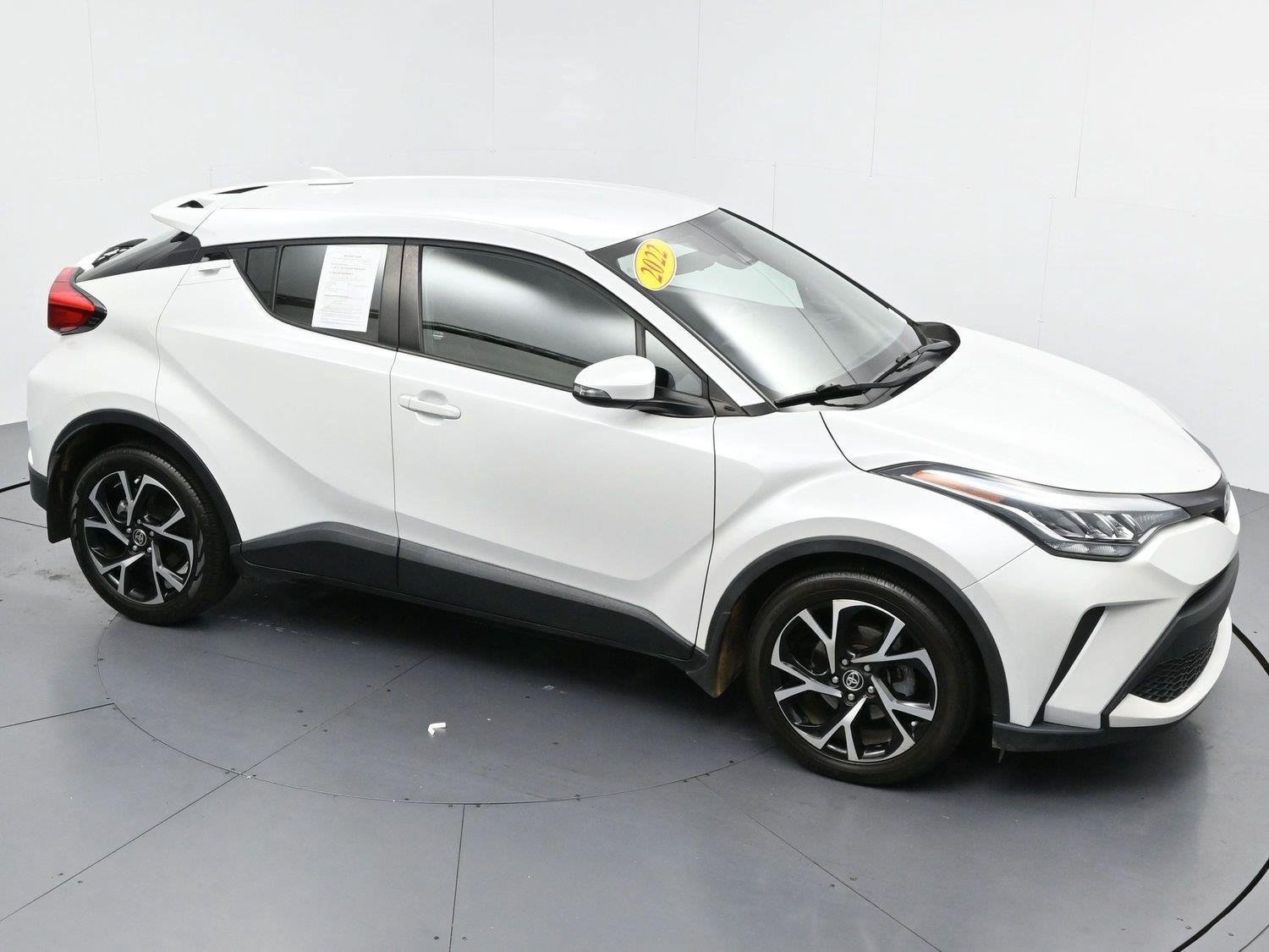 Used 2022 Toyota C-HR XLE FWD image 34
