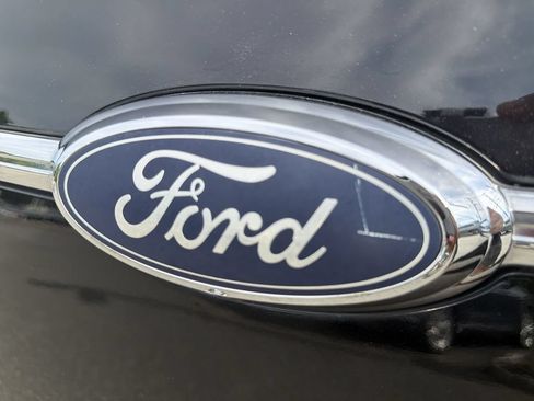 Used 2019 Ford Taurus SE FWD image 15