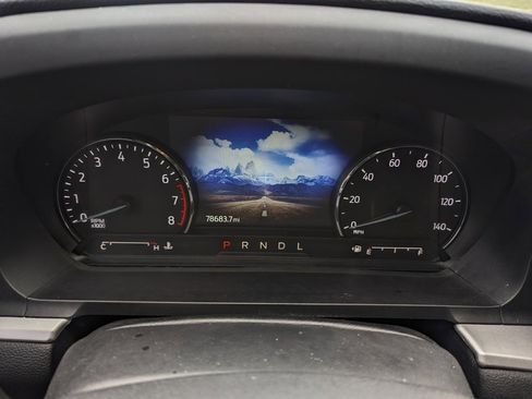 Used 2021 Ford Explorer XLT image 2