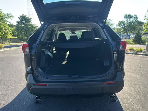 Used 2025 Toyota RAV4 XLE AWD/4WD image 12