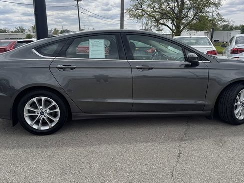 Used 2020 Ford Fusion SE FWD image 9