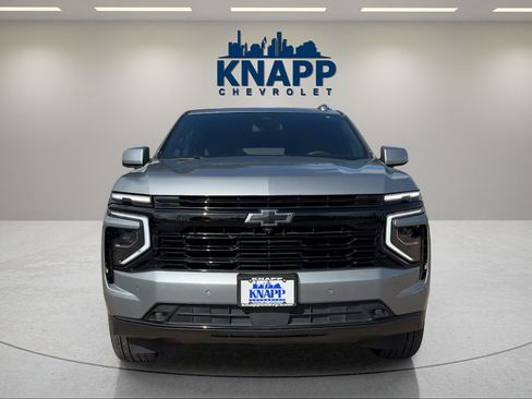 Used 2025 Chevrolet Suburban RST w/ Comfort Package RWD image 2