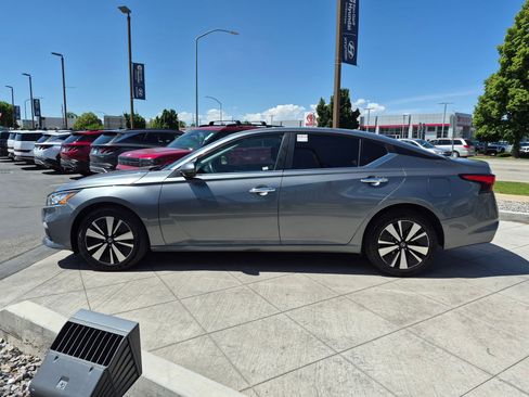 Used 2021 Nissan Altima 2.5 SV AWD/4WD image 8