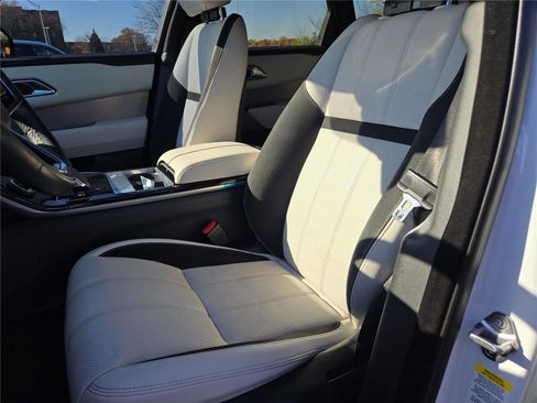 Used 2021 Land Rover Range Rover Velar R-Dynamic S image 28