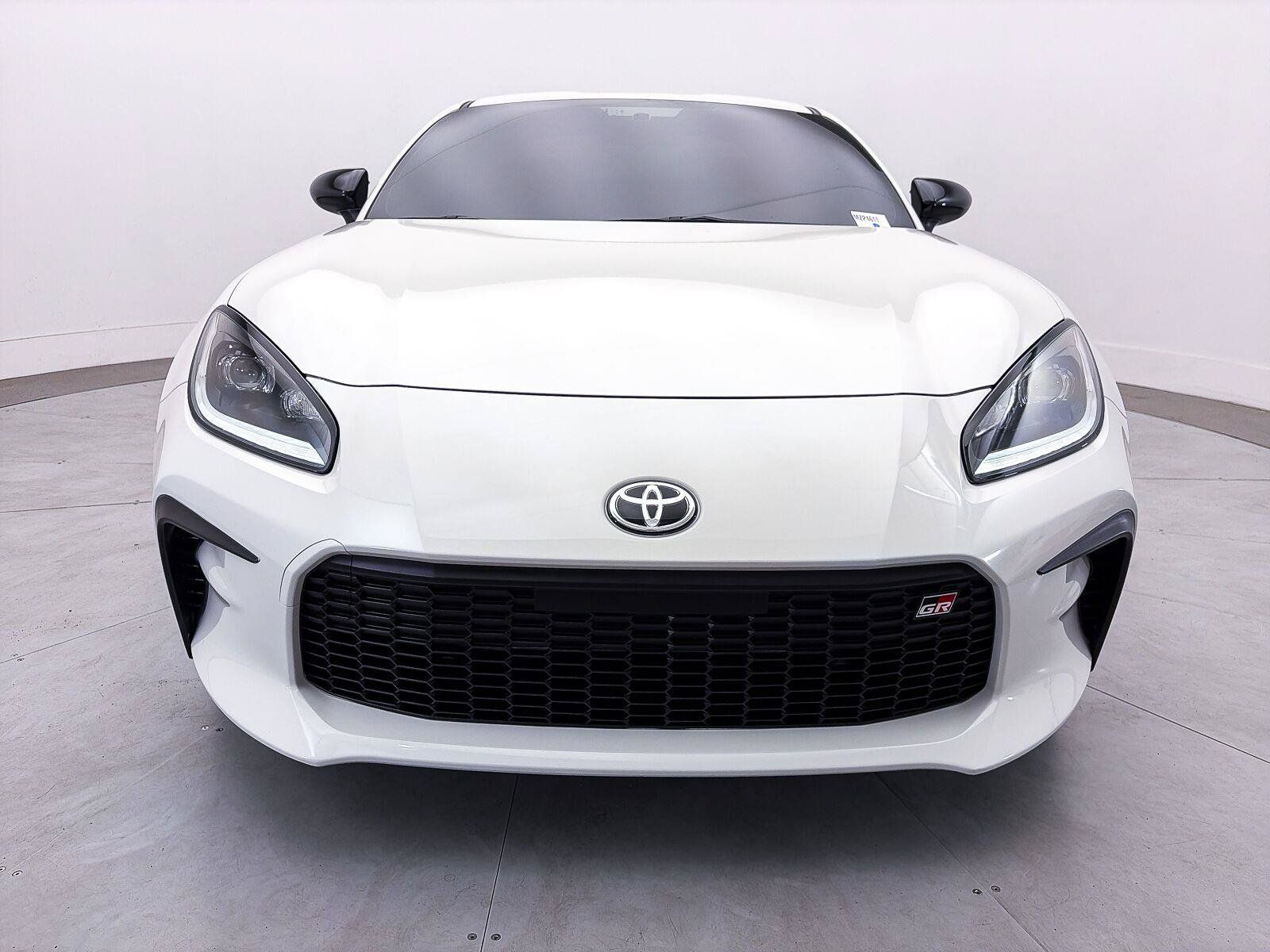Used 2024 Toyota GR86 Premium RWD image 10