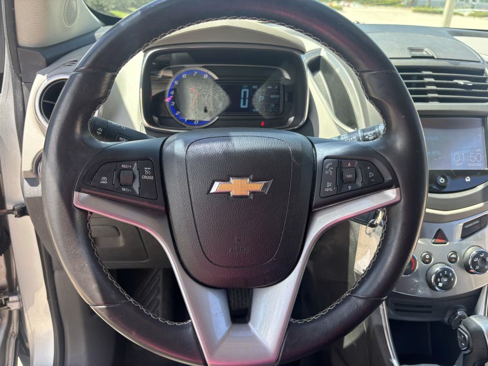 Used 2015 Chevrolet Trax LT w/ LT Plus Package FWD image 25