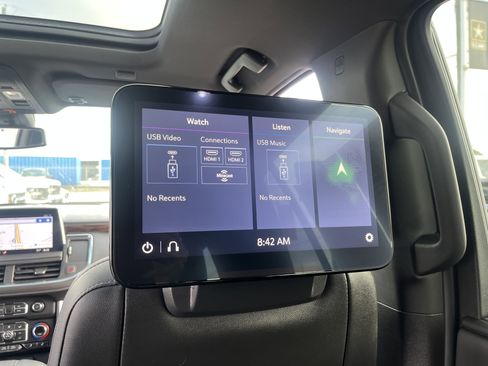 Used 2021 Chevrolet Tahoe Z71 w/ Z71 Off-Road Package image 29