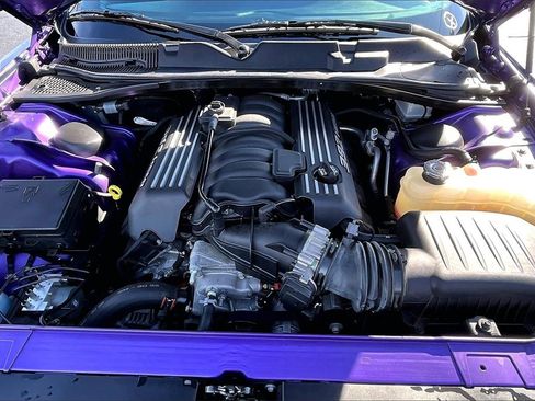 Used 2016 Dodge Challenger SRT image 10