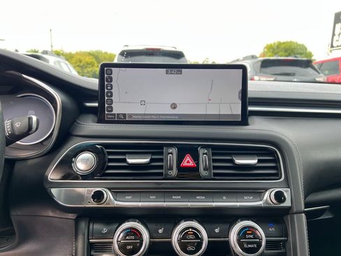 Used 2023 Genesis G70 2.0T image 25