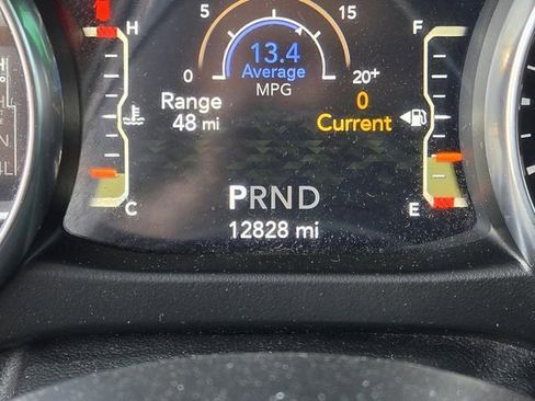 Used 2022 Jeep Wrangler Unlimited Rubicon AWD/4WD image 16