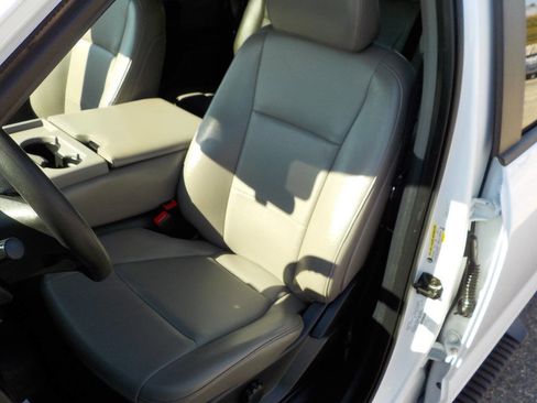 Used 2022 Ford F250 XL w/ Power Equipment Group image 13