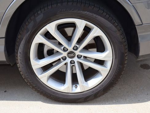 Used 2025 Audi Q7 3.0T Premium Plus AWD/4WD image 33