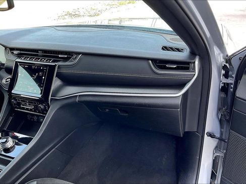 Used 2024 Jeep Grand Cherokee Altitude AWD/4WD image 16