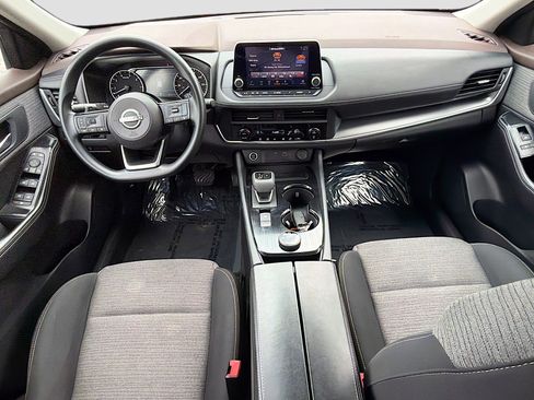 Used 2023 Nissan Rogue SV image 15