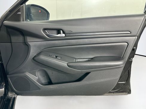 Used 2024 Nissan Altima 2.5 SV image 30