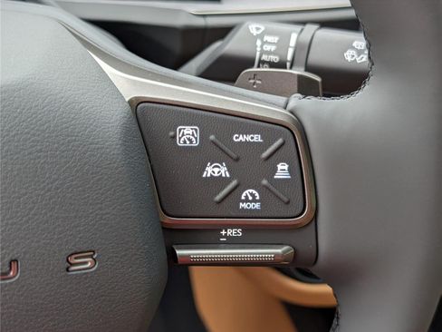 New 2026 Lexus ES 500e AWD/4WD image 18