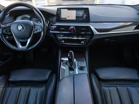 Used 2018 BMW 530e xDrive AWD/4WD image 18