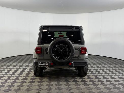 Used 2021 Jeep Wrangler Unlimited Sahara image 9